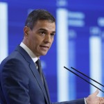 El presidente del Gobierno español, Pedro Sánchez, habla durante una rueda de prensa para evaluar el año político antes del receso estival, en el Palacio de la Moncloa, en Madrid, España, el 31 de julio de 2024. Créditos: EPA-EFE/MARISCAL