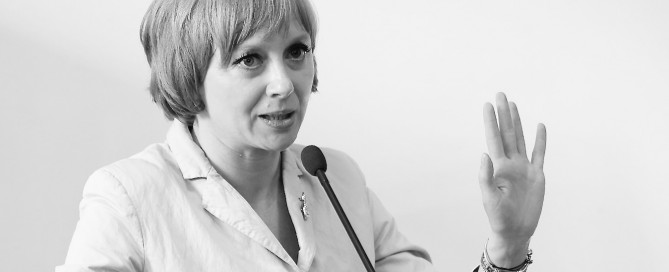 Emilia Șercan, a Romanian investigative journalist and lecturer at the Faculty of Journalism and Communication Sciences at the University of Bucharest. Image via PressOne